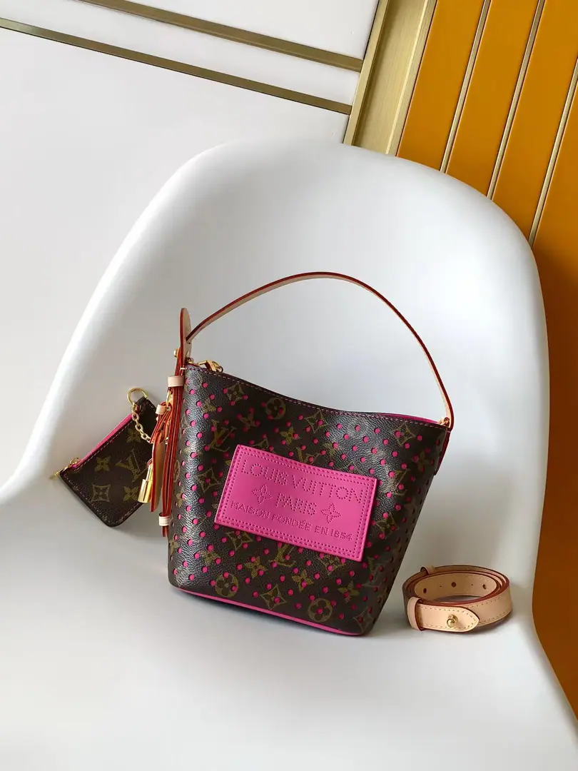M29075This paragraph is red. All In BB The bag is a regular contest., It's a life-changing color for all the shapes.. Take the material. Monogram Perfo The canvas., There's a smart pocket on the front., ♪ To the deep, deep brand ♪. Marked lock and address plate, Full space with unplugged zipper bags, It can be used as a collection bag.. With a leather coat of cattle., ♪ Eating, twilight ♪. This series is a combination of exclusive packaging, ♪ The charm of the blue coast ♪, A limited caption and brand-marked beach house handbag with the name, ♪ And have a good summer ♪——Limited submission, It's all over.. 16 x 18 x 12 centimetres (Length x High x Kuan)00680