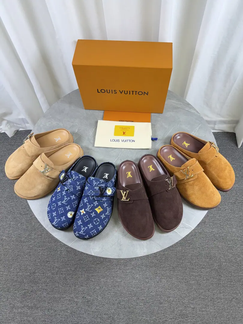 👱 Series slippers Half bag tow. louisvuitt…on fw. new arrival～ L…v aspen Water table slippers LHome.2026Spring-Hippaken slippers.🆕New Classicmonogram Bulb material from the bottom, The thicker floor is full of comfort.💯 Full gain.💯 The inside sheep. size 38-46（45 46No re-election.）
