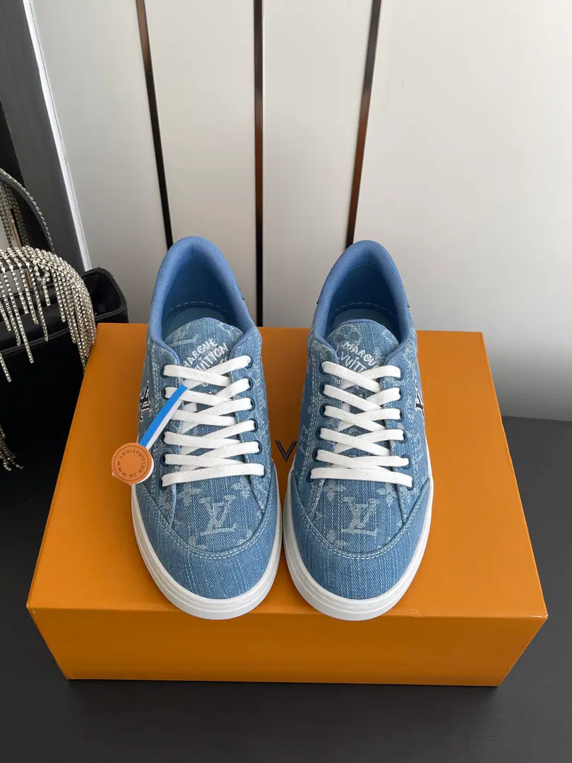 🏧𝐋𝐨𝐮𝐢𝐬 𝐕𝐮𝐢𝐭𝐭𝐨𝐧 Louis Vuitton. Latest Leisure Sports shoes - Skins. White rubber soles. Janey has a sense of understanding. Shoe face stamp.LV Monogram Full Details Dark design You can still increase up in comfort. Daily commute Leisure.OK There's a shoe tongue and a shoe cushion.LVMark Brand full.！With jeans or casual pants. Easy.getFashion street wind. Shoe face, skin.+The inside of the cow.+The original model of the rubber floor. Codes: 35-45（Women40.41/Men45.46Do it.）