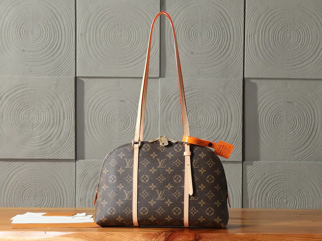 P【 C01Dynamic chip】‼️Top First List, Enhanced version‼️Squire Salute the bag. 1934 Born from year to year. Alma The front of the handbag., By Monogram The choice of city travel between canvas and cattle leather.. The right size allows for flatboard computers and other daily requirements, A flash locking and other metal back to the brand of traditional hardbox elements. Model: M28951 Dimensions: 30 x 20 x 10 centimetres (Length x High x Kuan)