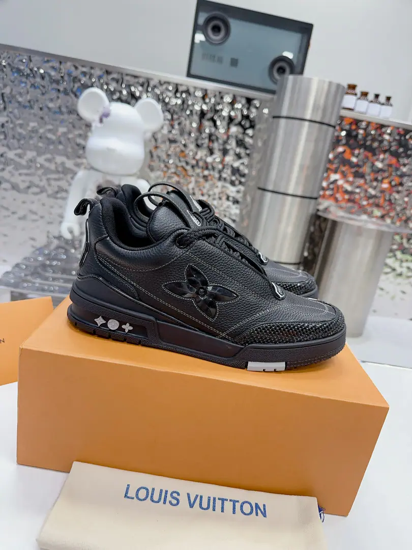 Get out of the factory. 𝙇𝙑 𝟐𝟎𝟐𝟑/𝐒𝐒 𝐧𝐞𝐰 Louis Vuitton's skateboarding., LOUIS VUITTON TrainerNo doubt the most successful brand of luxury has been launched.SneakerOne., But the search's not stopping., LOUISVUITTONAnd I'll be there.2023The spring brings a new skateboard series.. The new series in the graph is back.90Age Chunky Skate Shoes♪ I'm seeing ♪, Leather and web-based shoe-making, The fat contour and the rough shoelaces are so hot., I'm expecting it to be like this.TrainerI'm just as good as I am.. ♪ And then I'll be back ♪ DIORShow me the skateboarding., Maybe next year.ChunkyThe wind will be stronger.. Size:Women35-40 Men39-46