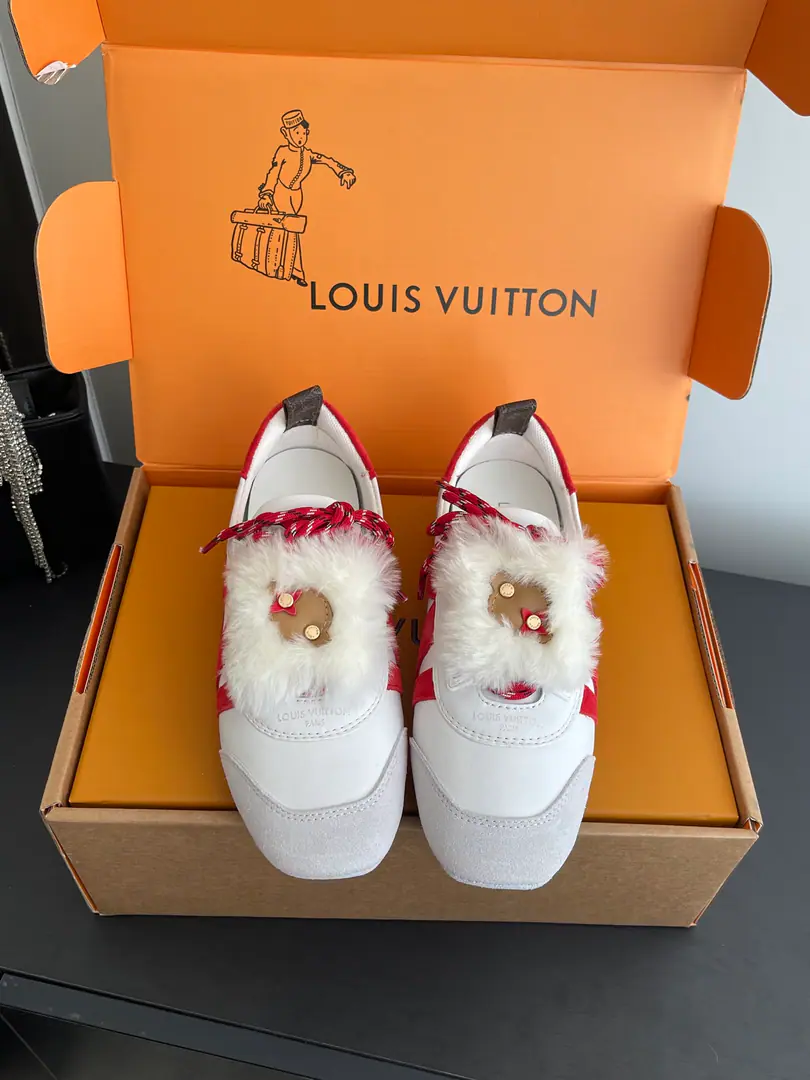 [🍒Cherry.➕60] 🏧𝐋𝐕 SneakerinaThe ballet shoes. Flat shoes, leisure shoes. Paragraph LV Sneakerina Ballet sneakers for summer., Will Monogram Daningbu is a fine match with the same colored cow leather.. The pair of shoes with the color. Monogram Flowers hanging, It's a fun one.. Sides are accelerator. LV Letter and rubber Louis Vuitton logo, The distinctive features of the current design. Monogram Daning's fabric./Cow leather./A leather belt. Louis Vuitton ElementsSacchetto Process infusion TPU Outside Codes: 35-41（40.41Do it.）