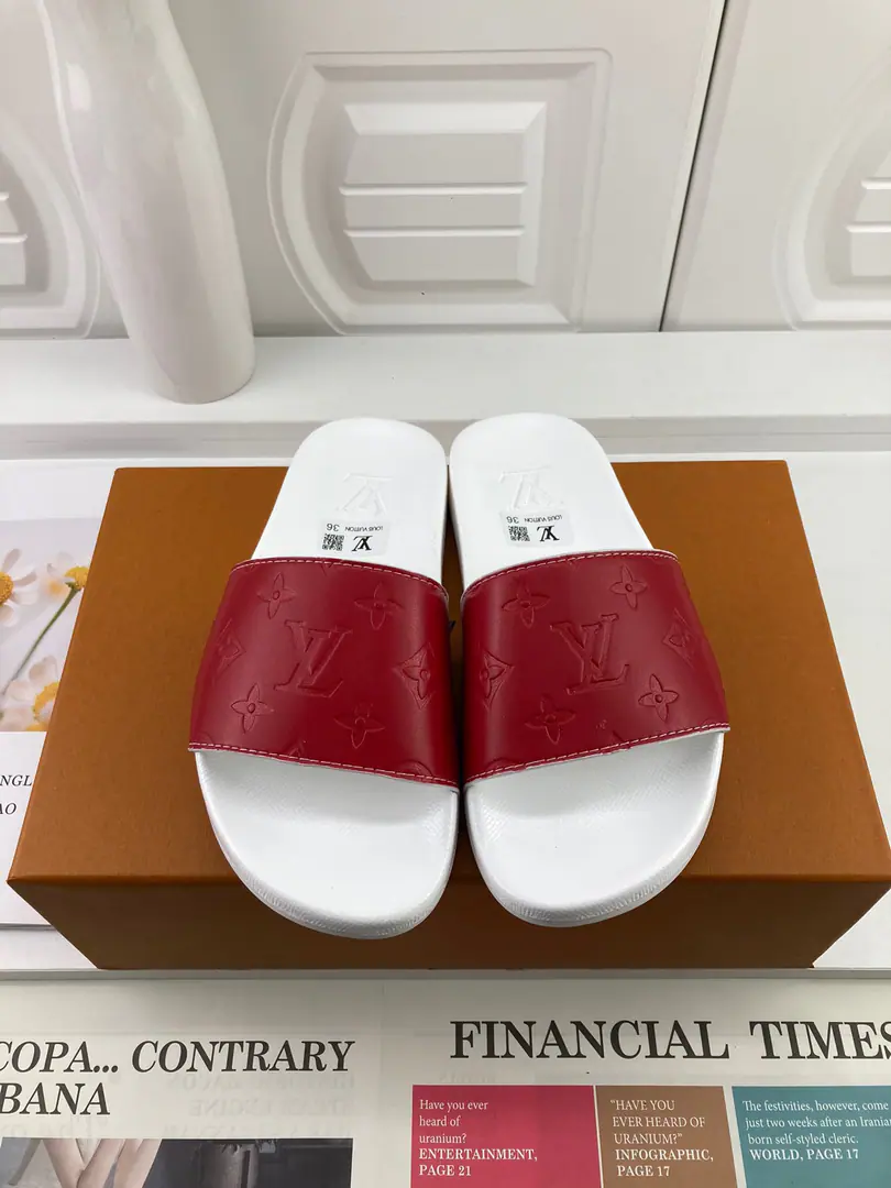 【LOUIS VUITON】2021Louis Vuitton's slippers., Original1.1Make a reservation., The classics of the cabinet.. Heat of shoes.logo, The top counter.logo, No details are missing. This slipper is a special hot spot. The material is made in parallel with the cabinet.. Colours: Multi-Currently Optional, To customize size:Female: 35/36/37/38/39/40/41/42 Men: 38/39/40/41/42/43/44/45/46