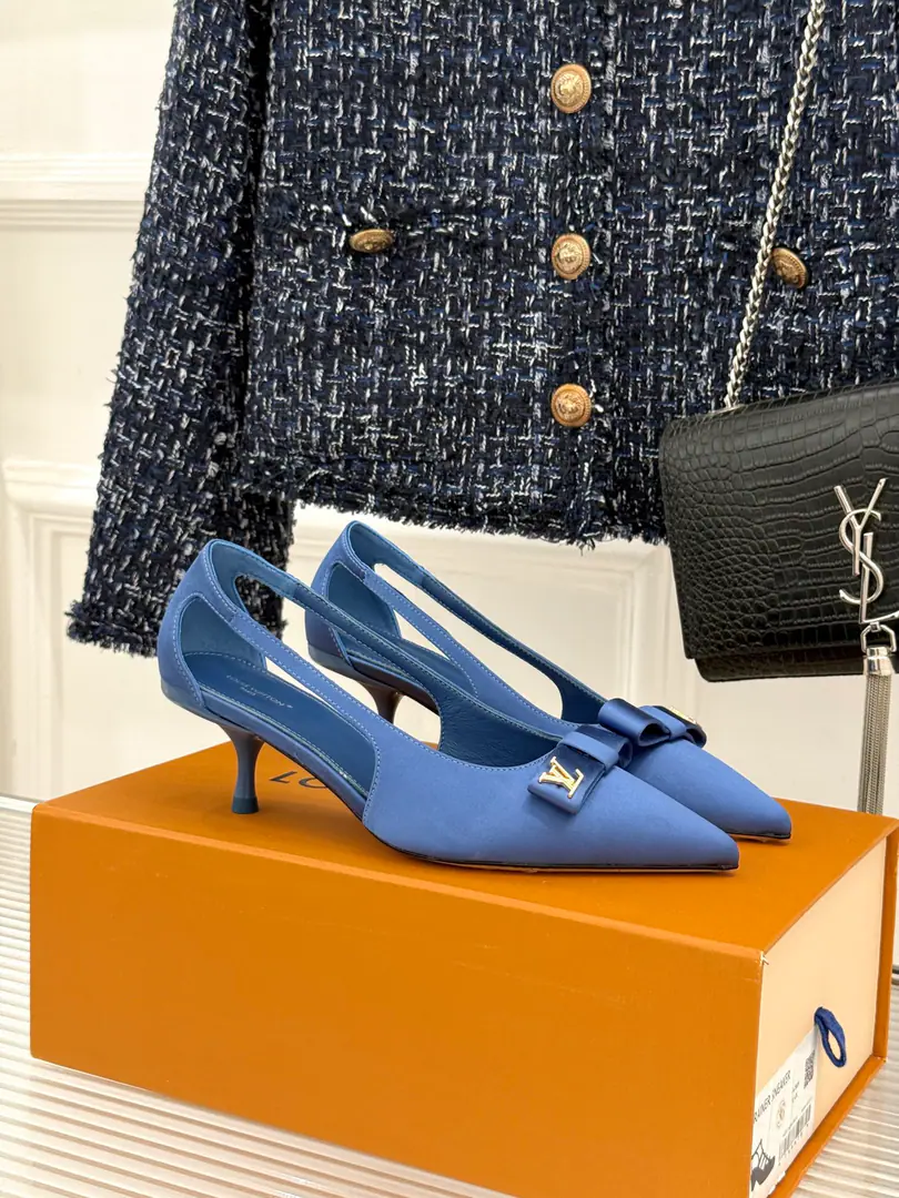 🏧𝐋𝐕The new donkey butterfly knot. Slimy high school heels.⚡️Top Level The fabric is actually a silk import. The inside feet are all sheep's skin. Italian imports are so thick. size: 35-41 [40 /41Custom）