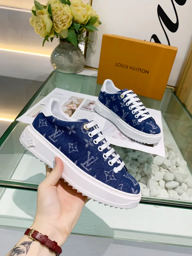 Louis VuittonThe early spring new money.! [Rose.]The Louis Vuitton Classic sneakers are blue., PinkMonogramCowboy fabric., ♪ And bright white shoelaces ♪, Rubber, With a disassembly shoe pad that conforms to the principles of human engineering, It's easy to dry., 35-40Code, （34, 41, 42It's a deal.）