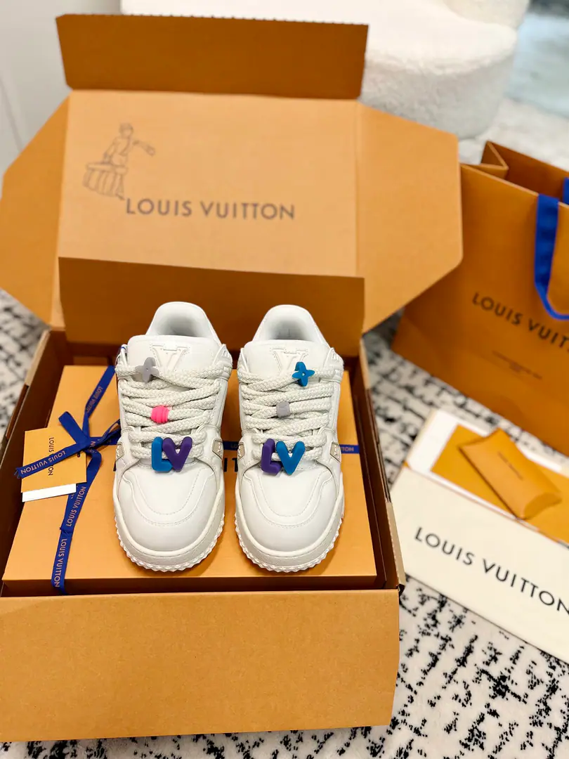 Requisition level Top-class stump.‼️The ceiling quality.〽️Configure sealed full purchase packages Free products♻️ 𝐋𝐨𝐮𝐢*𝐕𝐮𝐢𝐭𝐭𝐨#Donkeys. LV TARINECouple money. Leisure Sports shoes Skis. Original procurement development Make the goods. ParagraphLV Trainer The sneakers are chosen to use cattle leather to shape the face of the shoes., It takes hours of heart sewn to complete. The details are perfect.💯Absolute high grade. Fabulous.: Original customized head-level cattle skin Uchi.: The original is custom-made for airing the Internet. Otsumi!: Original Open-Screen Double ColourTPUGroup Bottom 𝐒𝐢𝐳𝐞:Female35-40/Men38-46(Women40Men38.45.46Custom without re-offer）