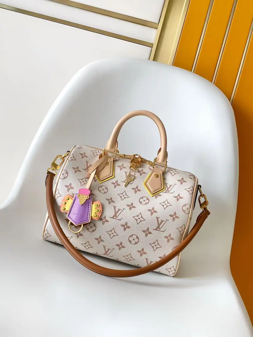 M2A LV Crafty The series is very elaborate. Speedy Bandoulière Handbag., A nice summer., For Louis Vuitton. Monogram Dune The logo is a fun one.. The canvas is tied to the corrosion leather side with the metal., The decorative and leather details are a little more than a bit of a picture.. 26 x 19 x 15 centimetres(Length x High x Kuan) y.