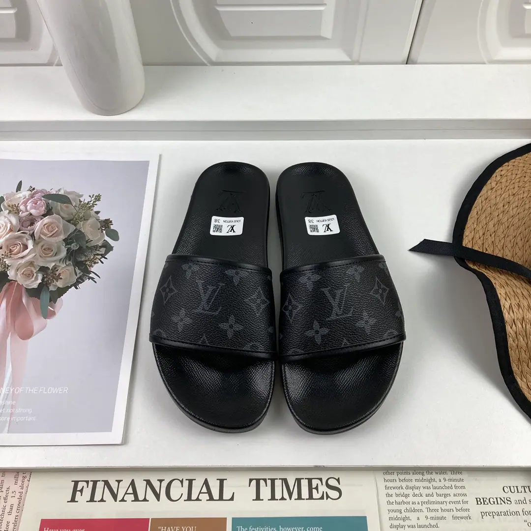 【LOUIS VUITON】2021Louis Vuitton's slippers., Original1.1Make a reservation., The classics of the cabinet.. Heat of shoes.logo, The top counter.logo, No details are missing. This slipper is a special hot spot. The material is made in parallel with the cabinet.. Colours: Multi-Currently Optional, To customize size:Female: 35/36/37/38/39/40/41/42 Men: 38/39/40/41/42/43/44/45/46
