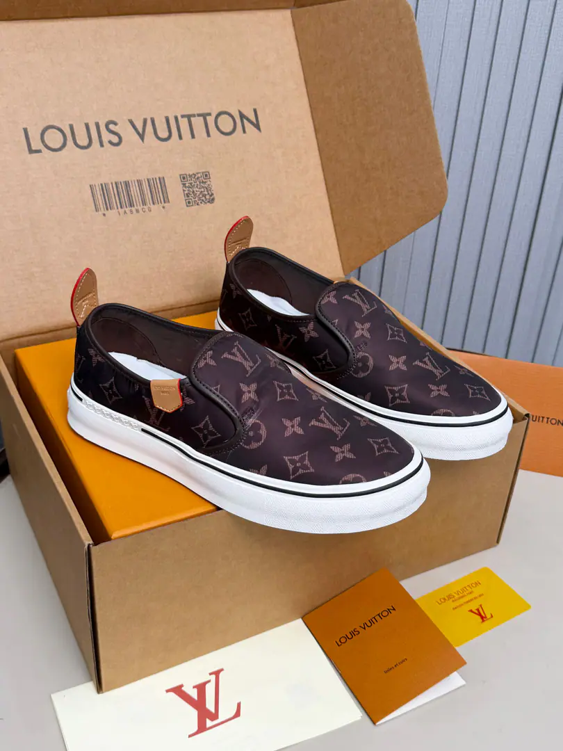 🔥🔥🔥LV 2027The new one is called Spring and Summer.CombiCo-design of the Fife. Remodel the colored old flower., Gravity, Snake., Shoes balance leisure and clothing, Crocodile tattoos., A colorful canvas shoe., Leopard tattoo, Gradient General size:39-46
