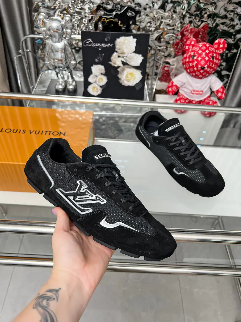 LVNew couple's shoes., Say goodbye., Embrace the thin, thin-deep design., Give freedom to the soul., I'm so comfortable with my steps.. Regod shoes..A nice pair of shoes to wear all summer. Fabulous.: Customize web-faced cow skins Codes: 35-46 Welcome to the next list of maps.