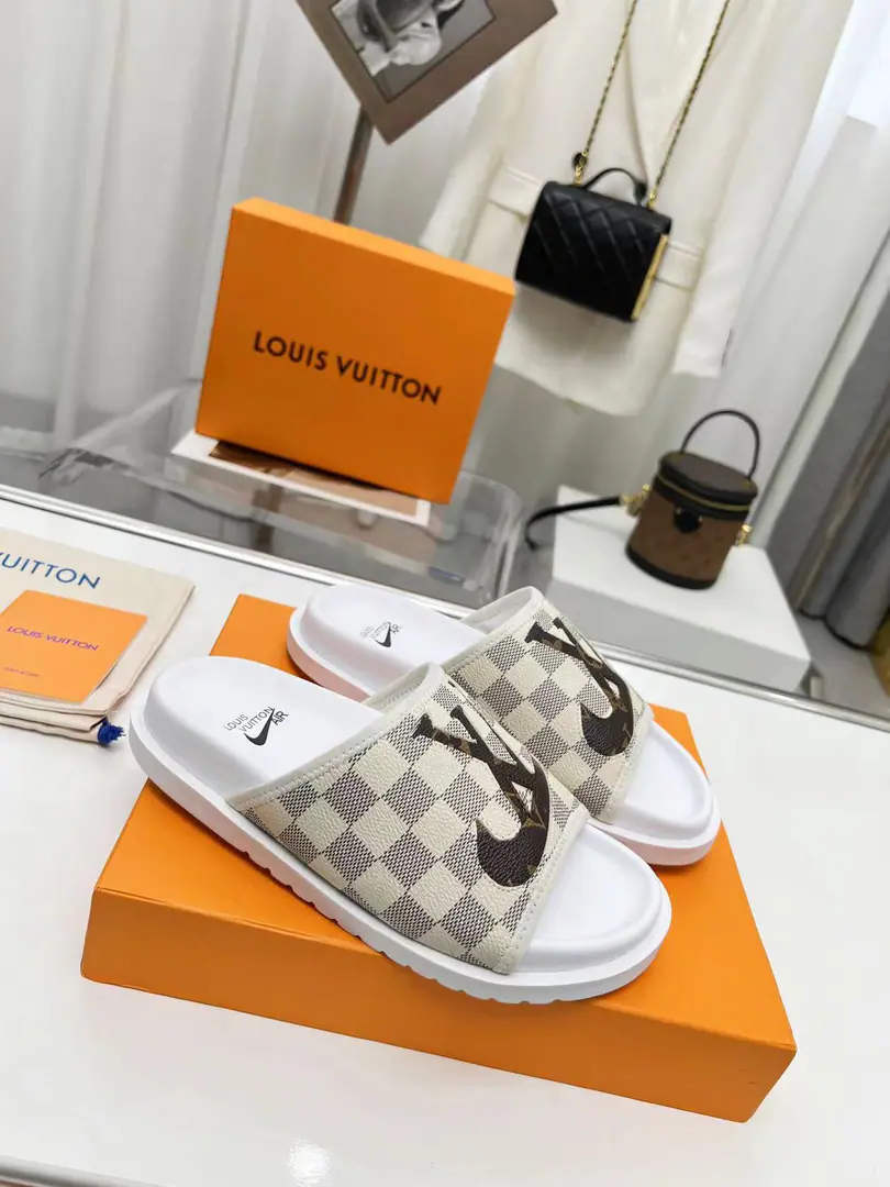 lvLuxurytrainer - Slugs., Use top-deck calf skin., Light and comfortable.. Shoe-faced and strap-on. monogram Ballast. Brings a unique coloring spell.. The fine-footed shoe cushions and fine rubber excites are inspired by lv trainer size: 35-46
