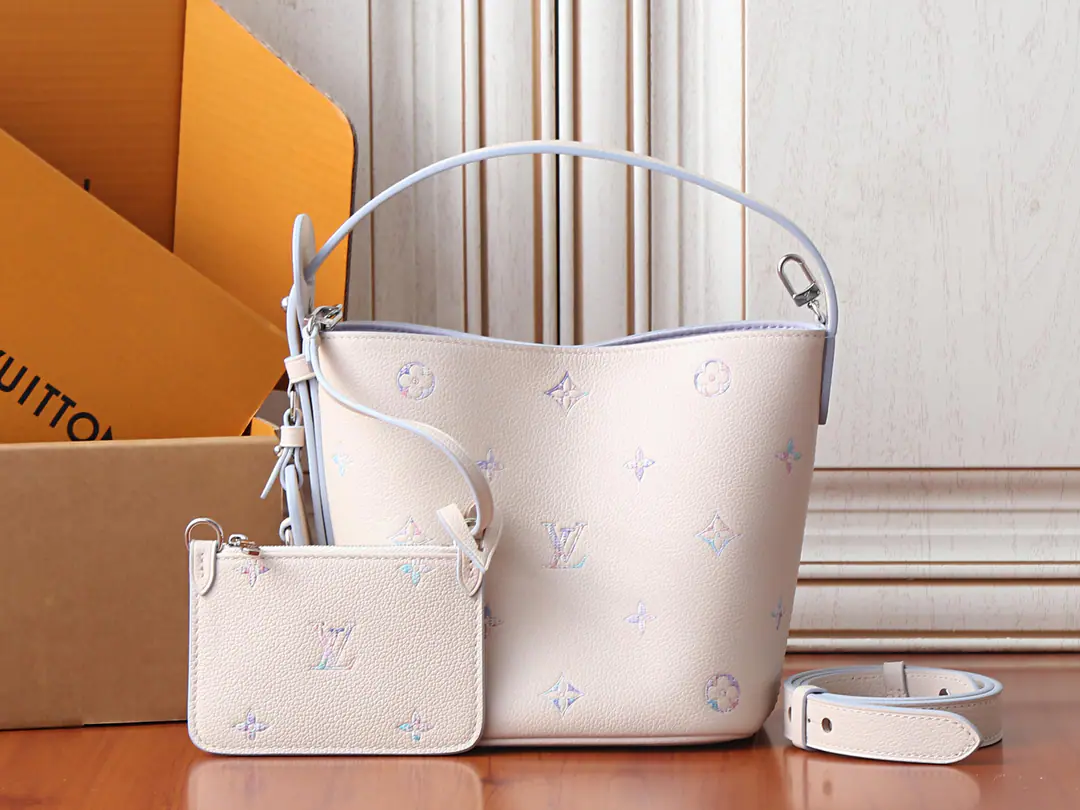 【 C01Dynamic chip】Top First List, Development of the original M29835✨‼️Paragraph All In BB The handbag is classic. Monogram Empreinte Leather Re-exercise Link Quartz Marking, Chen Yu and Gradient. The leather is fitted with decorated nameplates and metal locks., The bags can be removed to accommodate small items.. 16 x 18 x 12CM (Length x High x Kuan) Link Quartz Marking Skins of the oxen. The leather side of the cow. Microfibre liner Metal Magnetic buttons and side hooks are cut off. Dismantled zipper bags. Decoration nameplate and lock - You can take smartphones., Headphones, Victorine The wallet and the key. Shoulder belt.: Undismantable, Adjustable Half a band.: 12.0 centimetres Half a length of the belt can be moved.: 55.0 centimetres Hand handle.: Single handle.