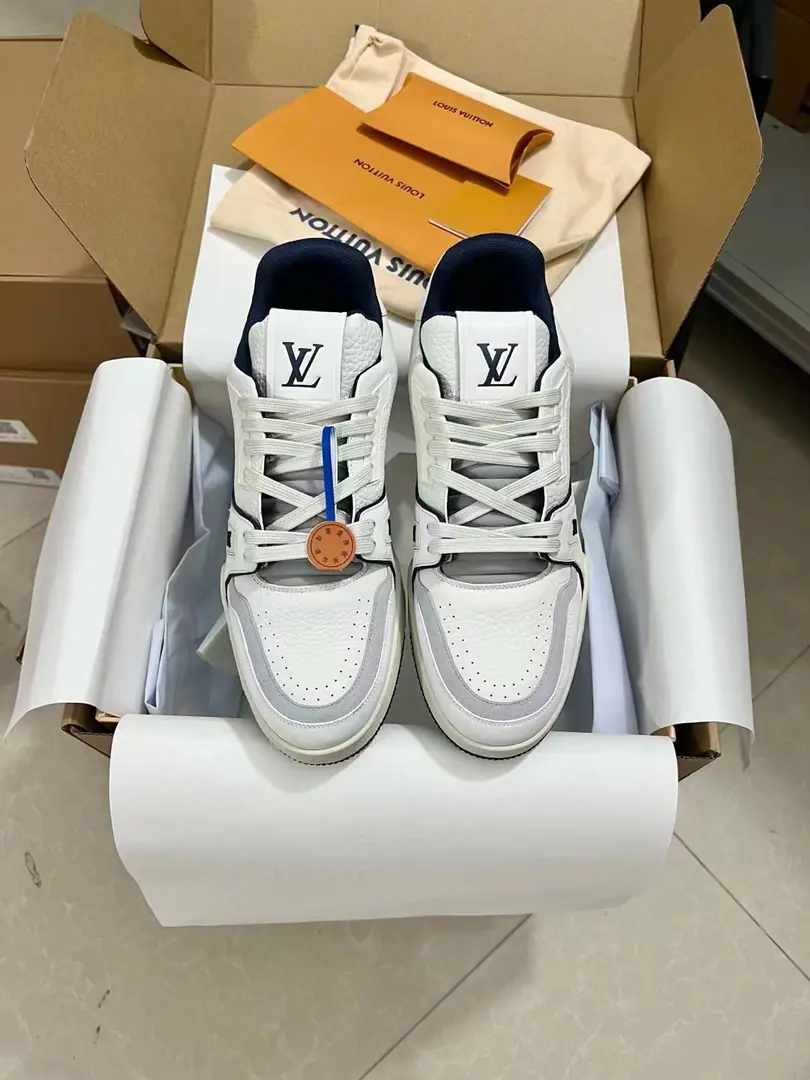 Top-level requisition version LV trainer "Couples set a series of leisure basketball shoes. ♪ The value of the face ♪ - The upper foot is fried., Every color is a giant.！The Tide Man needs a single item.🛍 Original customized pressure-cut grains, calf skin.（Non-market super-fibre skin You have to distinguish.！）The symmetrical old flowered mounds the cowboy cloth.. All the accessories are as they were.1:1Custom Even the shoelaces are colored.1:1Make a reservation.. Original Unique private modelTPUOtsumi!. Many of the little heart designs have to be original to be able to see what they're doing., The essence is the detail.！Original Condom Chips Card Sensitivity direct in.lv Official Network😏 Recurse ceiling level Full package of fine airplane gift boxes Please accept my quality.‼️ Please be careful with the market traffic.！ Codes: 35-44（Men38/45I'll make sure I don't change it.）