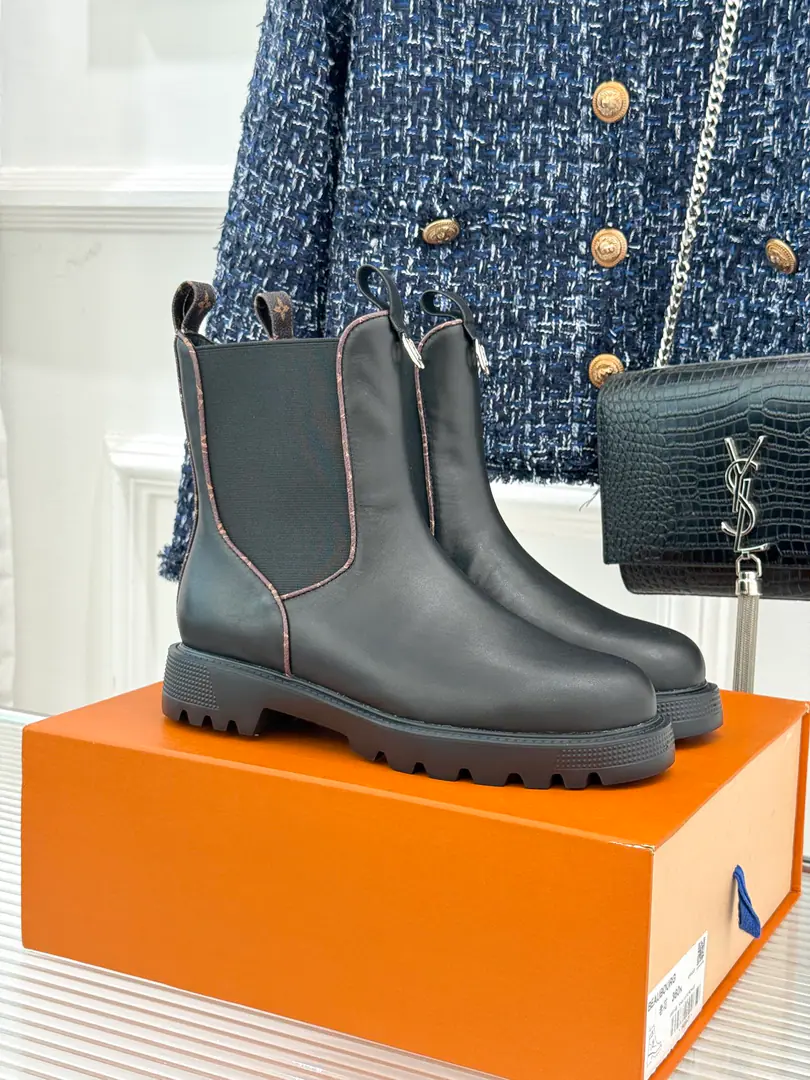 🏧𝐋𝐕The old Chelsea Chelsea., Big star shows a new Martin boots.. It's a lot of fashion., The upper foot is comfortable. The Louis Vuitton logo., Atmospheric gas. Fabulous.: Original import of calf skin Uchi.: Lamb skin. I'm comfortable with air. Otsumi!: TPUOriginal version to open Codes: 35-40 [40/41Do it.]