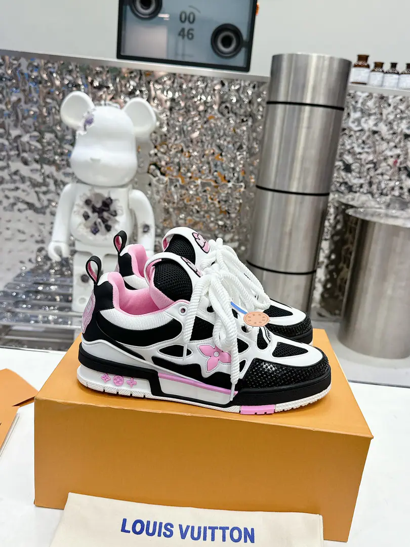 𝙇𝙑 2024/𝐒𝐒 𝐧𝐞𝐰 Louis Vuitton's skateboarding., LOUIS VUITTON TrainerNo doubt the most successful brand of luxury has been launched.SneakerOne., But the search's not stopping., LOUISVUITTONAnd I'll be there.2023The spring brings a new skateboard series.. The new series in the graph is back.90Age Chunky Skate ShoesThe shoes are all over the place., Leather and web-based shoe-making, The fat contour and the rough shoelaces are so hot., I'm expecting it to be like this.TrainerI'm just as good as I am.. ♪ And then I'll be back ♪ DIORShow me the skateboarding., Maybe next year.ChunkyThe wind will be stronger.. Size:Women35-40 Men39-46