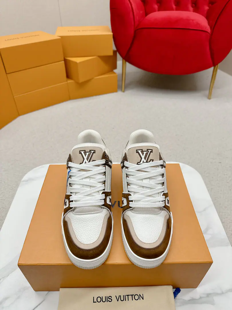 Original development Quality out. Welcome to the comparison. ❥❥❥❥❥❥LVTRAINER MAXI Fat, love-doo sneakers.（Ceiling level. Right-to-Ed.） LV Trainer MaxiThe sneakers bring in the loose contour of the dress series.VirgilAblohIn the pen.LVTrainerSports shoe design, Yes.2023Spring and summer boys show.. The skin of the cow and the face of the skin, the fabric and the laces., And with a bunch of beads, you can see the classics.. LVLetters with shoe tongues, MonogramFlowers are outside.. Mixed Materials It's made of top-deep cow skin., Import custom-made cowboy cloth packages, Coarse shoe tie-tape design, Sideband Monogram Big stamp., Shoe tongue and back heel.”lv 54“Emblems., There's a rubber coat. Monogram Flowers., The cotton in the web., Comfortableness is as great as ever., The legacy of the good., Quality is paramount., Worth it.！ Codes: Female35-39（40.41I'll make sure I don't change it.）Men39-44（45I'll make sure I don't change it.） ♡Full package with original gift box