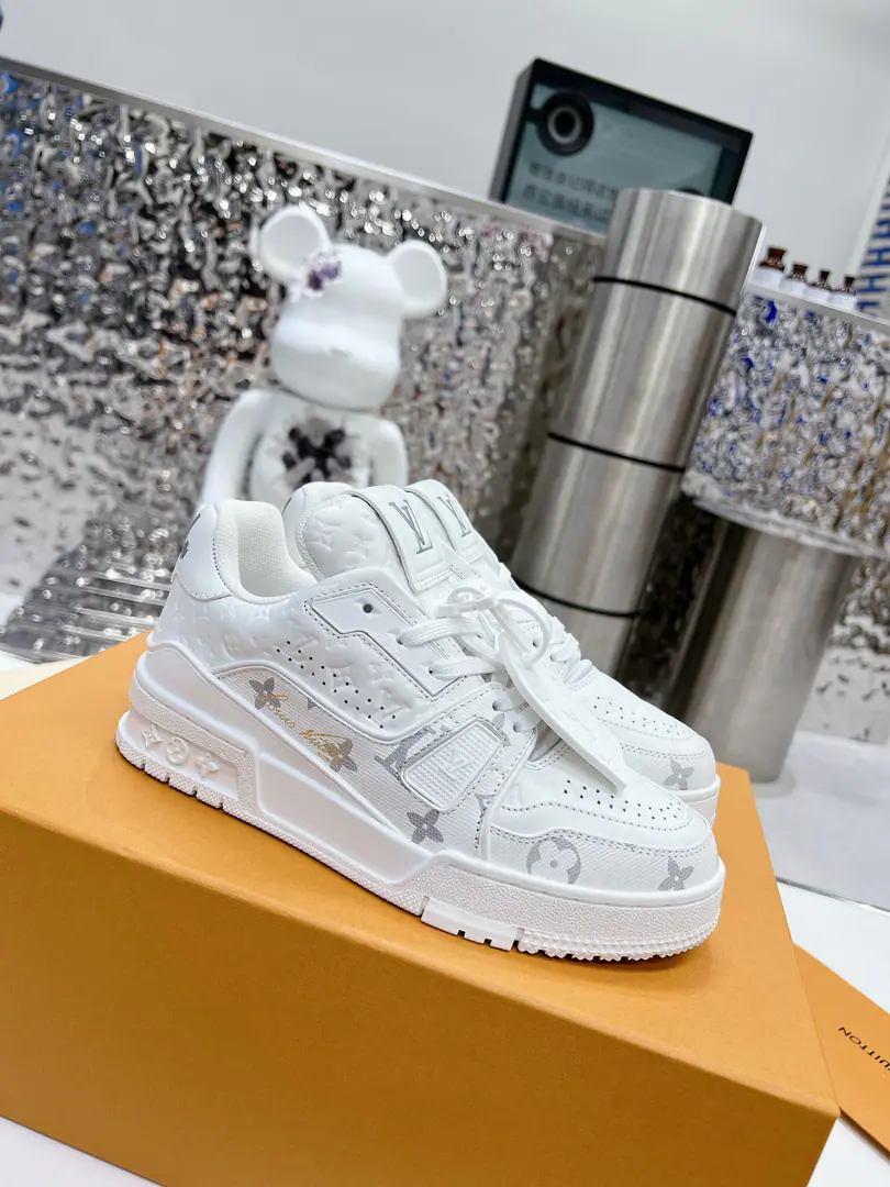 LVTop Version 2023New paragraph Repurchase QualityLV～Louis Vuitton.Lv TRAINERBest sneakers ever., Donkeys are pushing the new stuff., The network limits the use of binary basketball shoes.！The Ko gang is buying the original.1:1Precision Recompense, The details are invincible., Good faith., Import customized original cattle skin, Original consistent package approach, Details are 100% restored., Customize custom originals as one-formingTPUOtsumi!, Different from other homes., It's not gonna work without the original.！ Men and women35-40 39-45（46I'll make sure I don't change it.）