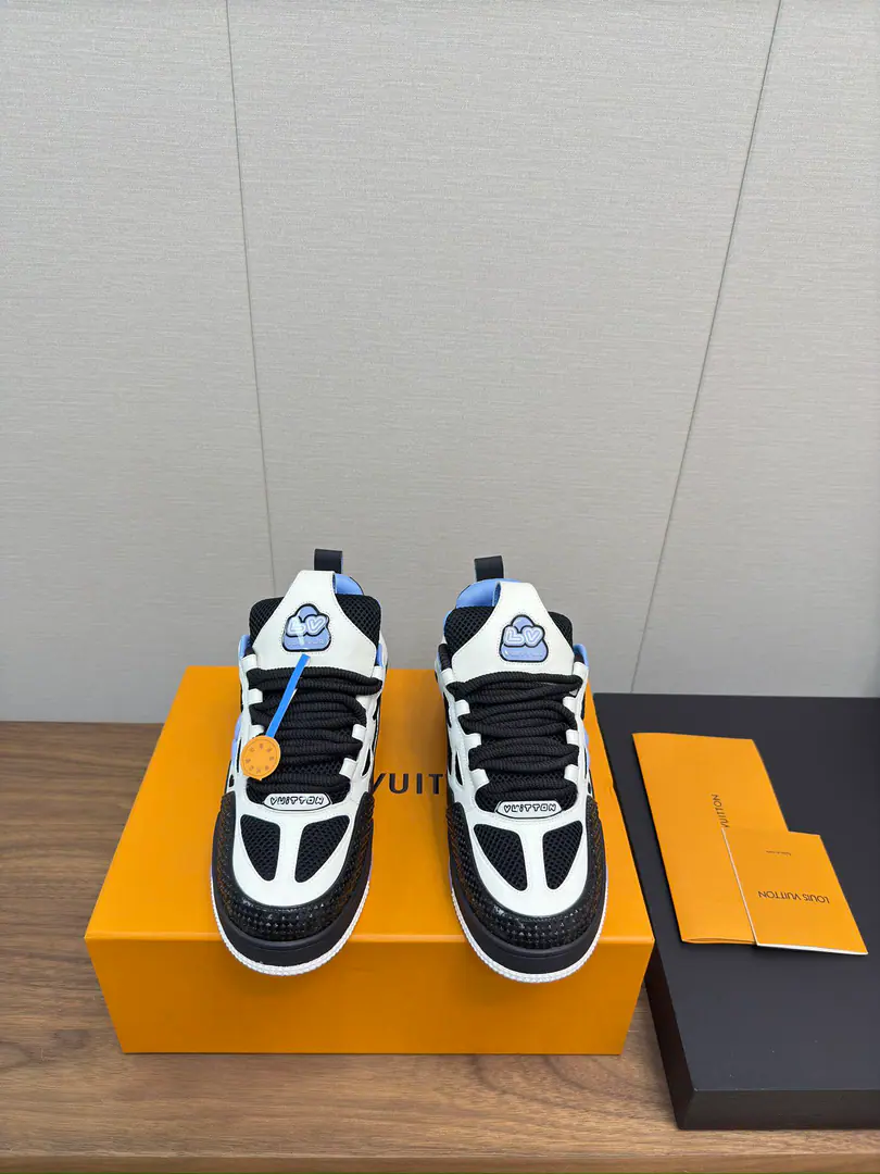 Louis Vuiton🍀 🍀 LV SkateA series of bread shoes.-Skis.-Basketball shoes.-Leisure sports shoes Top Version🔝Original purchase development for sale👍🏻[Fireworks]LV Skate The ViewProfessional skateboarding., It's been going on.90The big ones.. The designers added the stylish element., Like open-faced shoes and tongues and direction.Axion, esandDCThe strap of honor.. This one.LVSK8The sneakers are different from the typical skateboard shoes., It's made of cowbucks., WithTPUArranged andMonogramTexture. And finally..., And on his heels and his tongue.logoAnd the side flower pattern.. Fabulous.:Original customized head-level cattle skin+Airnet. Uchi.:The original imported air network. Codes:Women35-40 Men39-45 （Men38.46Custom No re-election.） Plant