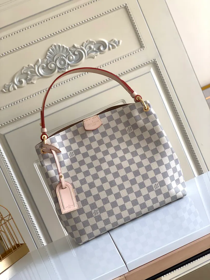 Top First List M42248 White almond.monogramThe canvas is all steel and hardware. Nice pair of flowers. Fashion. It's for a mix of styles. Easy and ultra-capacity design Easy and practical.. Dimensions: 35*30*11 cm