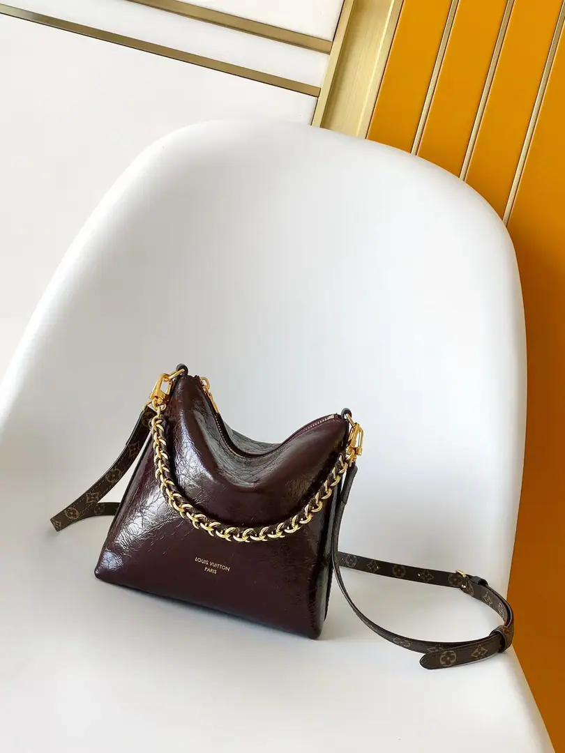 Top First ListM3A Date red M2a Black M29099M27825Old flower. The small numbering chain slanted the bag. Mimi Multipass Handbag. This one.MultipassThe bag is a modern style., It's for any occasion.. ♪ And raise ♪ExpressBags, It's marked by the signs.MonogramThe canvas is made., Flexible contour, And with a contrasting natural leather decoration.. Gold metal adornment, Including unmovable knitting chains, Brings a fine note to the whole body.. Dimensions: 19x8x18 centimetres（LengthxHeightxWidth）