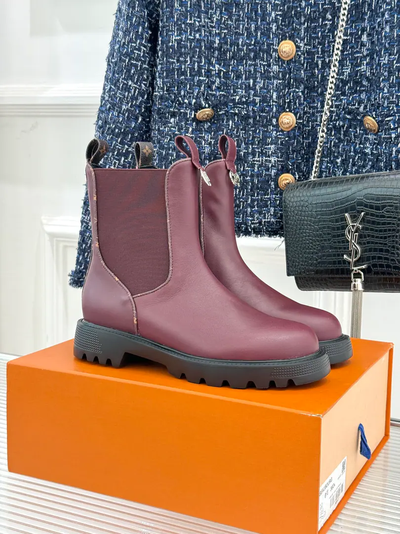 🏧𝐋𝐕The old Chelsea Chelsea., Big star shows a new Martin boots.. It's a lot of fashion., The upper foot is comfortable. The Louis Vuitton logo., Atmospheric gas. Fabulous.: Original import of calf skin Uchi.: Lamb skin. I'm comfortable with air. Otsumi!: TPUOriginal version to open Codes: 35-40 [40/41Do it.]