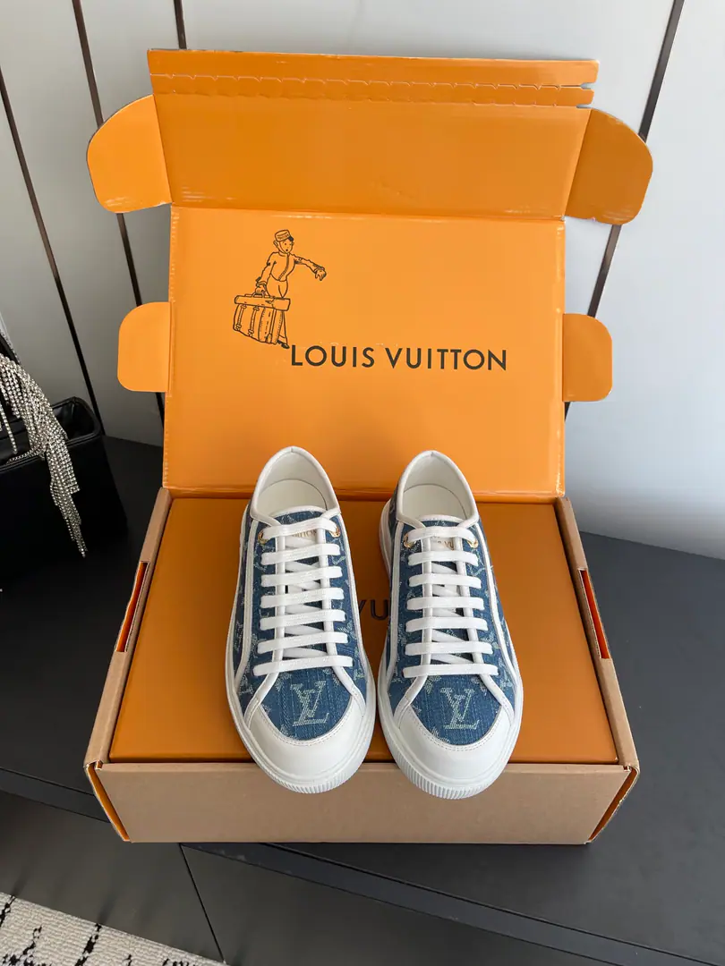 🏧𝐋𝐨𝐮𝐢𝐬 𝐕𝐮𝐢𝐭𝐭𝐨𝐧Louis Vuitton. New paragraph LV LagoonThe Danin Cowboy Series, old-time sails, skateboard shoes, leisure sneakers. Original purchase development for sale Whole pair of shoes.ZpDevelop and build, All Custom Materials The only one who can be a big shot. Codes: 35-41（40 41Make a reservation.）