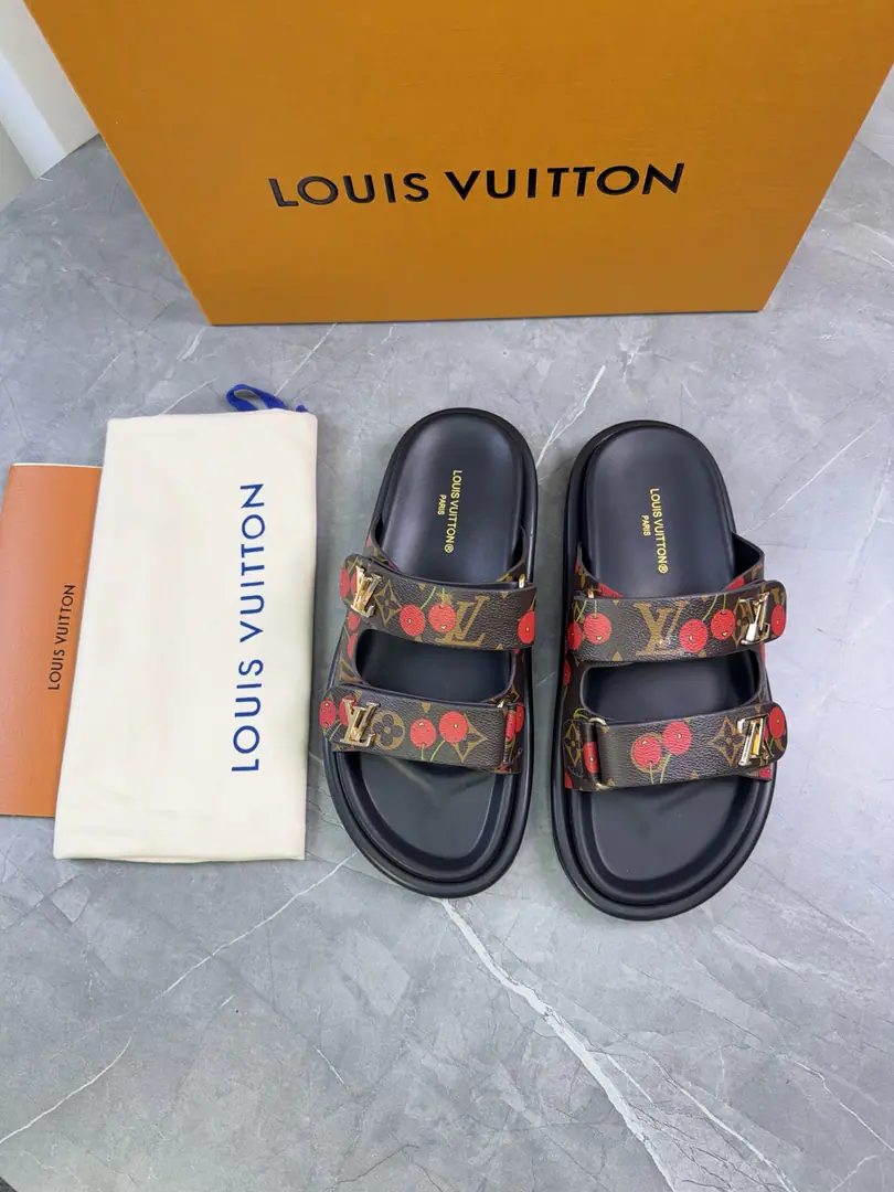 🌈LV | Louis Vuitton. ²⁰²³ 𝐬𝐬 🧡💚2026Spring and summer. Top Version‼️Original unamended The owner of the counter is making a new payment. Straw slippers New hardware.🆕 ❥Requisition level！It's a great sense of excellence.！A huge amount of money from domestic and international bloggers., Old and fashionable. The upper toe blew up.！The boss's push.★ ━━━━━ ЅᏇєєt ━━━━━ ▪️Shoe.: Original-made cow-coloured fabric ▪️Uchi.: Bulls. ▪️Otsumi!: Rubber high end base ▪️Shoes.: 35-46（46-45Custom without re-offer）Batch