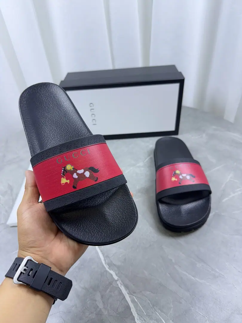 GucciGughu!2026Original of the new paragraph1.1Make a reservation., It's a superb quality., The classics of the cabinet., Original special materials. Female size35-42Men38-46Code, 46Do it.. Plant price Dollar.