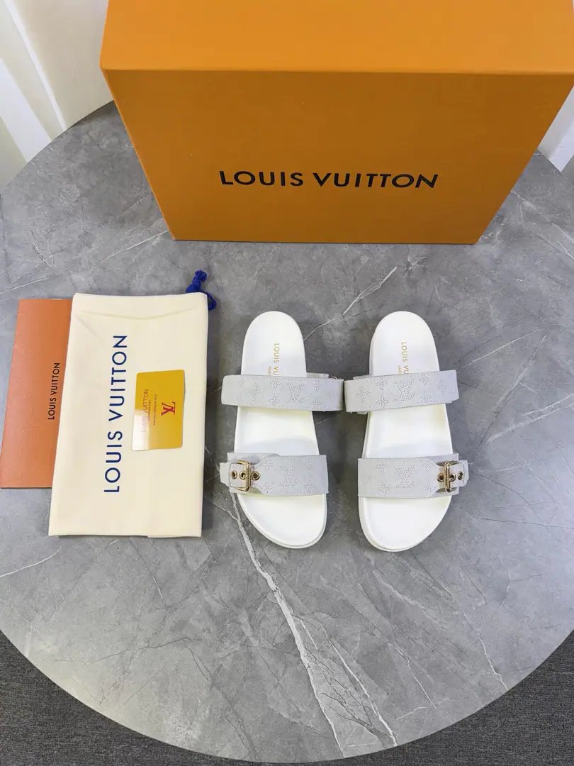 🌈LV | Louis Vuitton. ²⁰²³ 𝐬𝐬 🧡💚2026Spring and summer. Top Version‼️Original unamended The owner of the counter is making a new payment. Straw slippers New hardware.🆕 ❥Requisition level！It's a great sense of excellence.！A huge amount of money from domestic and international bloggers., Old and fashionable. The upper toe blew up.！The boss's push.★ ━━━━━ ЅᏇєєt ━━━━━ ▪️Shoe.: Original-made cow-coloured fabric ▪️Uchi.: Bulls. ▪️Otsumi!: Rubber high end base ▪️Shoes.: 35-46（46-45Custom without re-offer）Batch