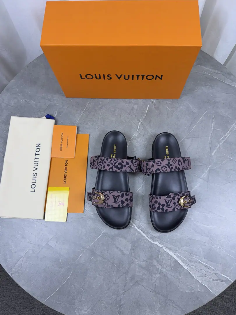 🌈LV | Louis Vuitton. ²⁰²³ 𝐬𝐬 🧡💚2026Spring and summer. Top Version‼️Original unamended The owner of the counter is making a new payment. Straw slippers New hardware.🆕 ❥Requisition level！It's a great sense of excellence.！A huge amount of money from domestic and international bloggers., Old and fashionable. The upper toe blew up.！The boss's push.★ ━━━━━ ЅᏇєєt ━━━━━ ▪️Shoe.: Original-made cow-coloured fabric ▪️Uchi.: Bulls. ▪️Otsumi!: Rubber high end base ▪️Shoes.: 35-46（46-45Custom without re-offer）Batch