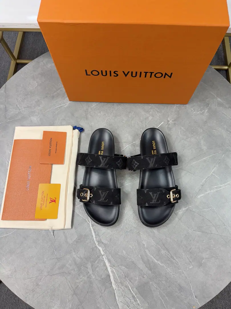 🌈LV | Louis Vuitton. ²⁰²³ 𝐬𝐬 🧡💚2026Spring and summer. Top Version‼️Original unamended The owner of the counter is making a new payment. Straw slippers New hardware.🆕 ❥Requisition level！It's a great sense of excellence.！A huge amount of money from domestic and international bloggers., Old and fashionable. The upper toe blew up.！The boss's push.★ ━━━━━ ЅᏇєєt ━━━━━ ▪️Shoe.: Original-made cow-coloured fabric ▪️Uchi.: Bulls. ▪️Otsumi!: Rubber high end base ▪️Shoes.: 35-46（46-45Custom without re-offer）Batch