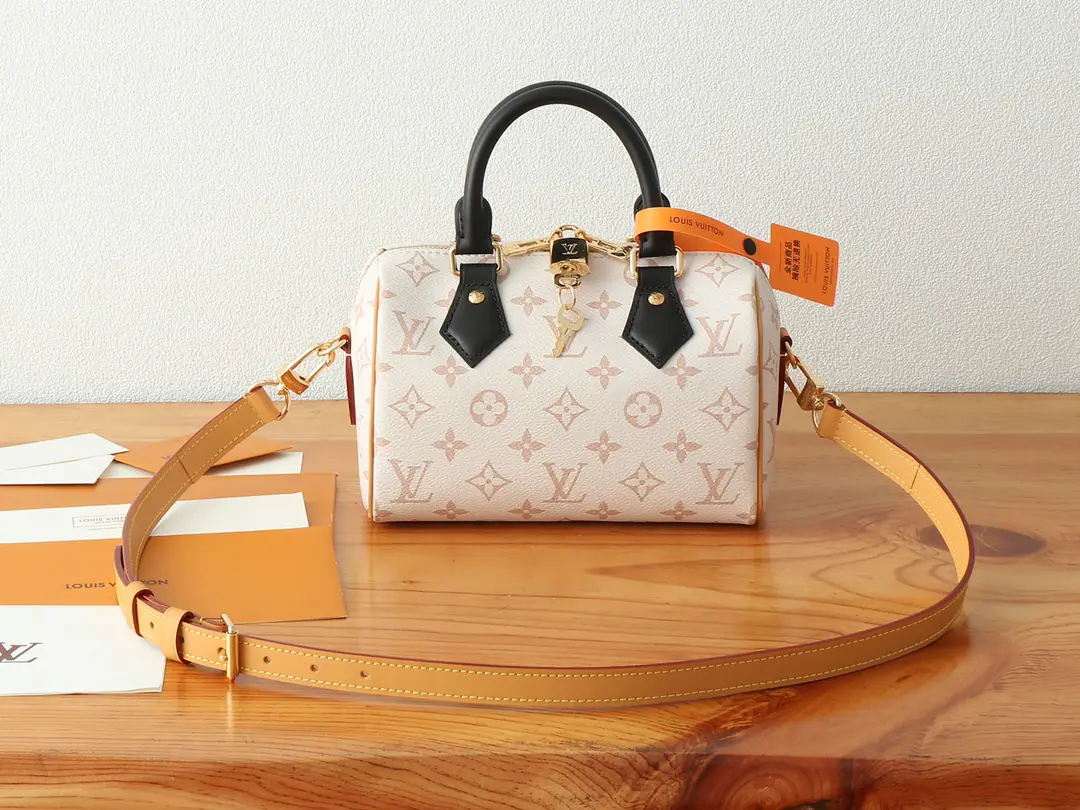 P👉Variable chip version‼️Top First List, Enhanced version‼️Speedy Bandoulière 20 Handbags. 2024 The Morning Spring Show. Monogram Dune The canvas., The choice of a modern city in soft and sandy style.. Metal lock, Toron Leather handles and disassemble cattle leather straps have a rich design layer.. Model: M46906 Dimensions: 20 x 15 x 12.5 centimetres (Length x High x Kuan)