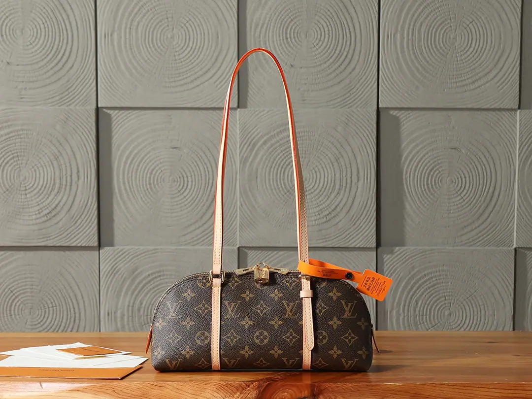 P【 C01Dynamic chip】‼️Top First List, Enhanced version‼️Squire East West Salute the bag. 1934 Born from year to year. Alma The front of the handbag., By Monogram The City of Mansions with canvas and leather.. Inline pocket and space, Easy to store cell phones, Cards or other supplies, ♪ The luminous locks are tied to the details ♪. Model: M28953 Dimensions: 29 x 14 x 8 centimetres (Length x High x Kuan)