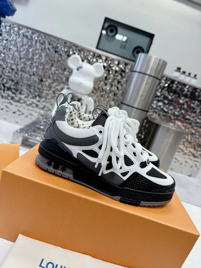 Get out of the factory. 𝙇𝙑 𝟐𝟎𝟐𝟑/𝐒𝐒 𝐧𝐞𝐰 Louis Vuitton's skateboarding., LOUIS VUITTON TrainerNo doubt the most successful brand of luxury has been launched.SneakerOne., But the search's not stopping., LOUISVUITTONAnd I'll be there.2023The spring brings a new skateboard series.. The new series in the graph is back.90Age Chunky Skate ShoesThe shoes are all over the place., Leather and web-based shoe-making, The fat contour and the rough shoelaces are so hot., I'm expecting it to be like this.TrainerI'm just as good as I am.. ♪ And then I'll be back ♪ DIORShow me the skateboarding., Maybe next year.ChunkyThe wind will be stronger.. Size:Women35-40 Men39-46