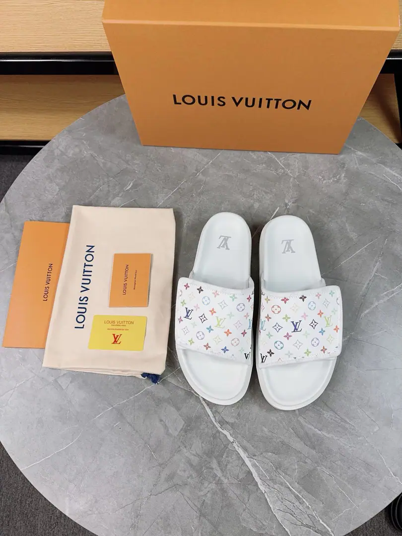 🌈LV | Louis Vuitton. ²⁰²³ 𝐬𝐬 🧡💚2025Spring and summer. Top Version‼️Original unamended The owner of the counter is making a new payment. Straw slippers New hardware.🆕 ❥Requisition level！It's a great sense of excellence.！A huge amount of money from domestic and international bloggers., Old and fashionable. The upper toe blew up.！The boss's push.★ ━━━━━ ЅᏇєєt ━━━━━ ▪️Shoe.: Original-made cow-coloured fabric ▪️Uchi.: Bulls. ▪️Otsumi!: Rubber high end base ▪️Shoes.: 35-47（46-47Custom without re-offer）Batch