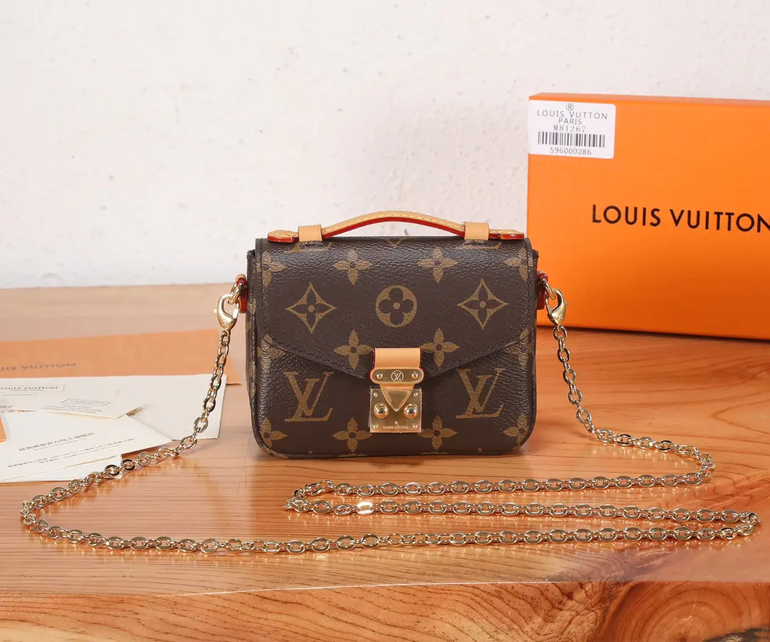 P【 C01Dynamic chip】‼️Top First List, Enhanced version‼️ Micro Métis Chain wrapping. Monogram The canvas., Enrichment in pocket size Pochette Métis The classic handbag.. The handles are in cattle leather., S-lock The locks are from Louis Vuitton's traditional hardbox.. Dismantled chains offer tidal back-to-back options, It's all right in the day and night.. Model: M81267 Dimensions: 14 x 11 x 3.5 centimetres (Length x High x Kuan)