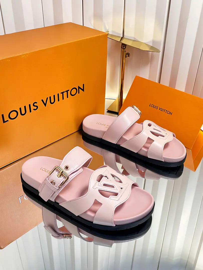 LV｜ISOLA COMFORTEmpty slippers.✨ The counter.26Summer main boost., He's a very human being.IsolaThe series of chills., It's empty.LogoDesign is so low profile.. Import of head-story parchment+Cows are counter-feat., EmptyLVPrecision cutting Full leather mattress bed., You're not tired walking around in your long clothes. Original flower-stressed, slide-proof rubber floor. size: 35-39（40.41.42Do it.）