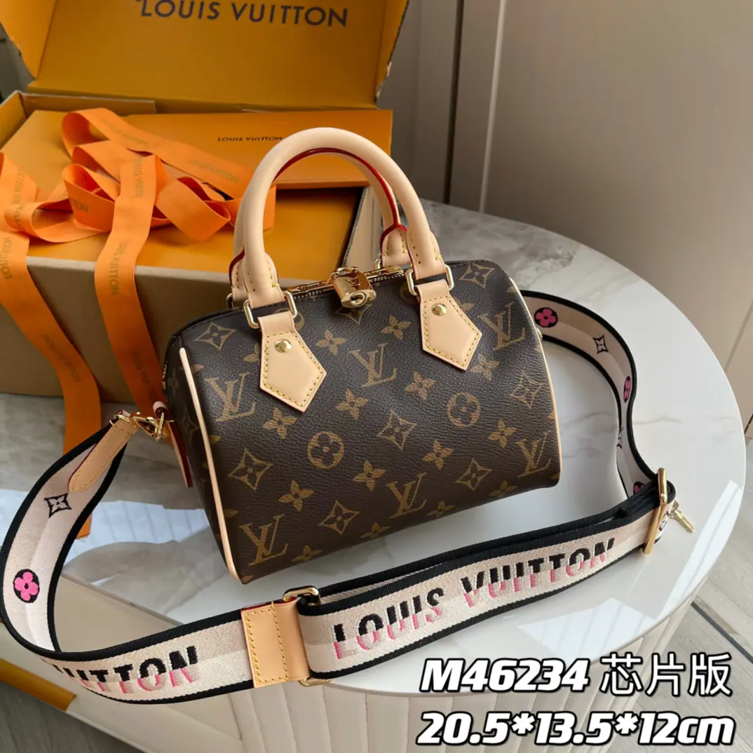 【 C01 Chip version】Internal pricesP Paragraph: M46234 Original List Enhancement💪【I'm taking a background picture.】Paragraph Speedy Bandoulière 20 Handbag Selection Monogram The canvas., The edge of the leather and the fabric of the cattle., And continue Louis Vuitton in her lingue. Speedy A classic travel bag design., Dismantling and tweakable straps with a swirl leather handle and a branding branding mark that can be adjusted. Dimensions: 20.5 x 13.5 x 12.0 centimetres (Long x High x Kuan)