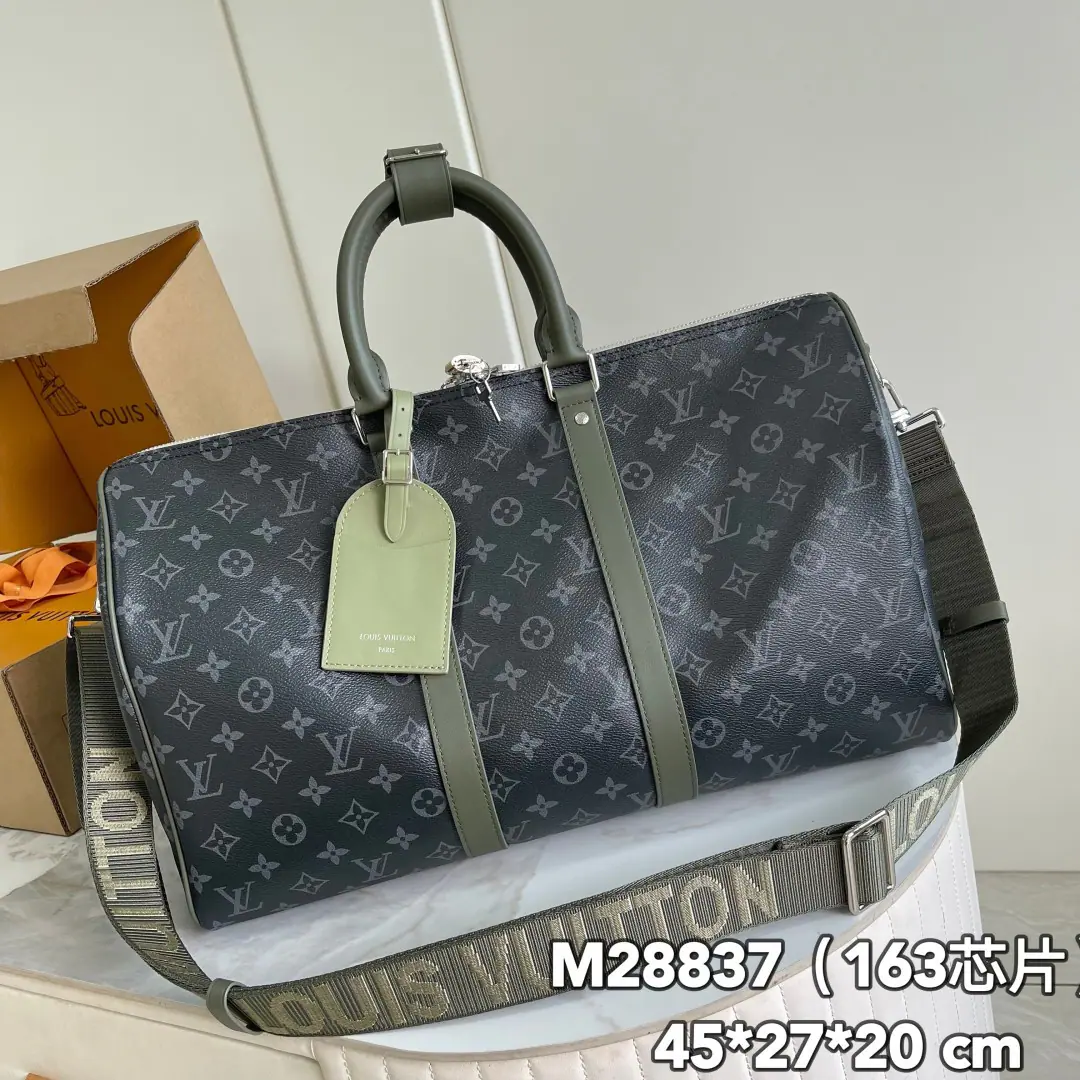 【 C01 Chip version】 Internal pricesP Paragraph: M28837, Original List Enhancement💪【I'm taking a background picture.】Paragraph Keepall Bandoulière 45 Travel bag usedMonogram Eclipse Tiled canvas., Colour echoes with leather elements of the top handle and sideband. The edge of the impact., Nameplate and wide band shoulderbands, and then detail.. The fabric line and zipper bag are built together to fit the body size.. 45x27x20cm