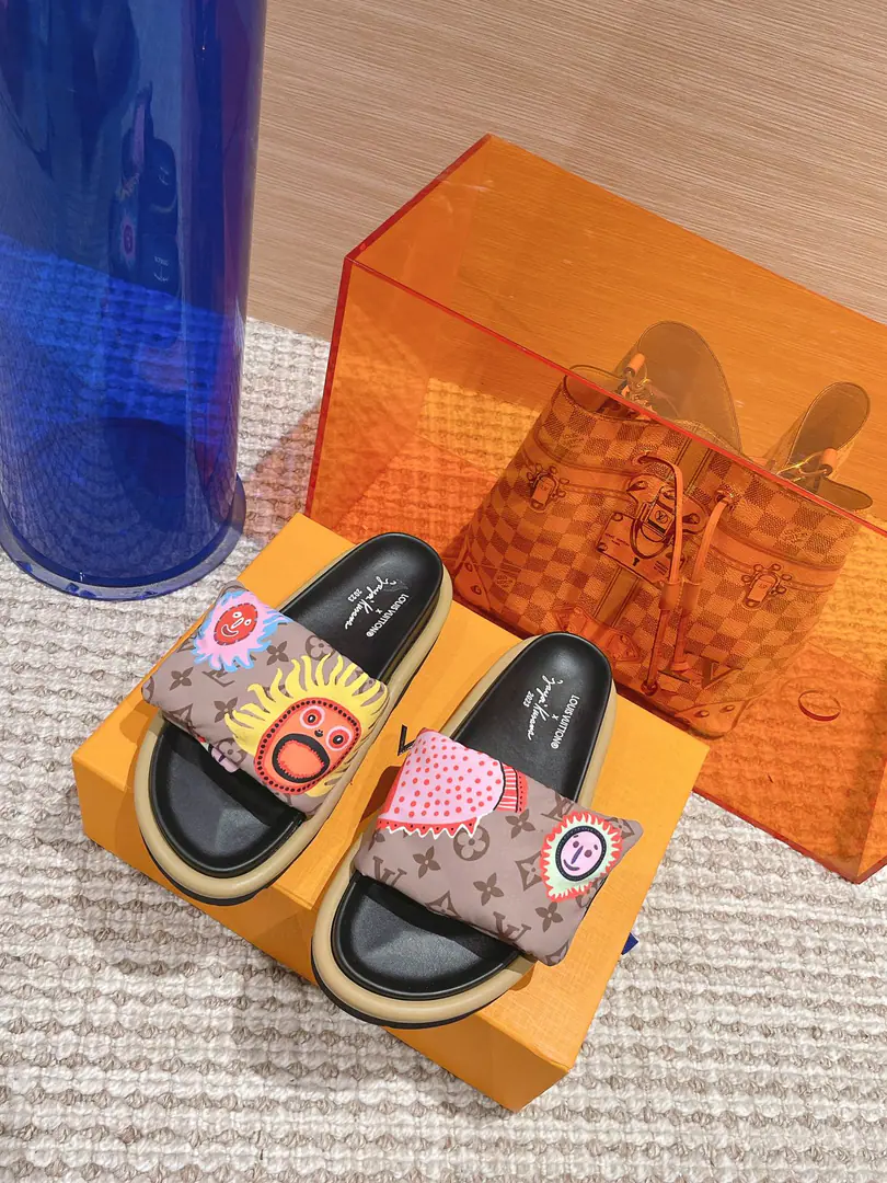 🐼🐼 LV | Louis Vuitton. 2023♪ Spring and summer ♪ Top Version⚠️ The newest feather slippers in the cabinet. A huge amount of money from domestic and international bloggers., Old and fashionable. The upper toe blew up.！The boss's push. All colors. Shoe.: nylon's old bouquet.➕Full feathers. Uchi.: Lamb skin. Otsumi!: The original is starting to burst into the bottom. Shoes.: Female size35-40 （41. 42No, no, no, no, no.）