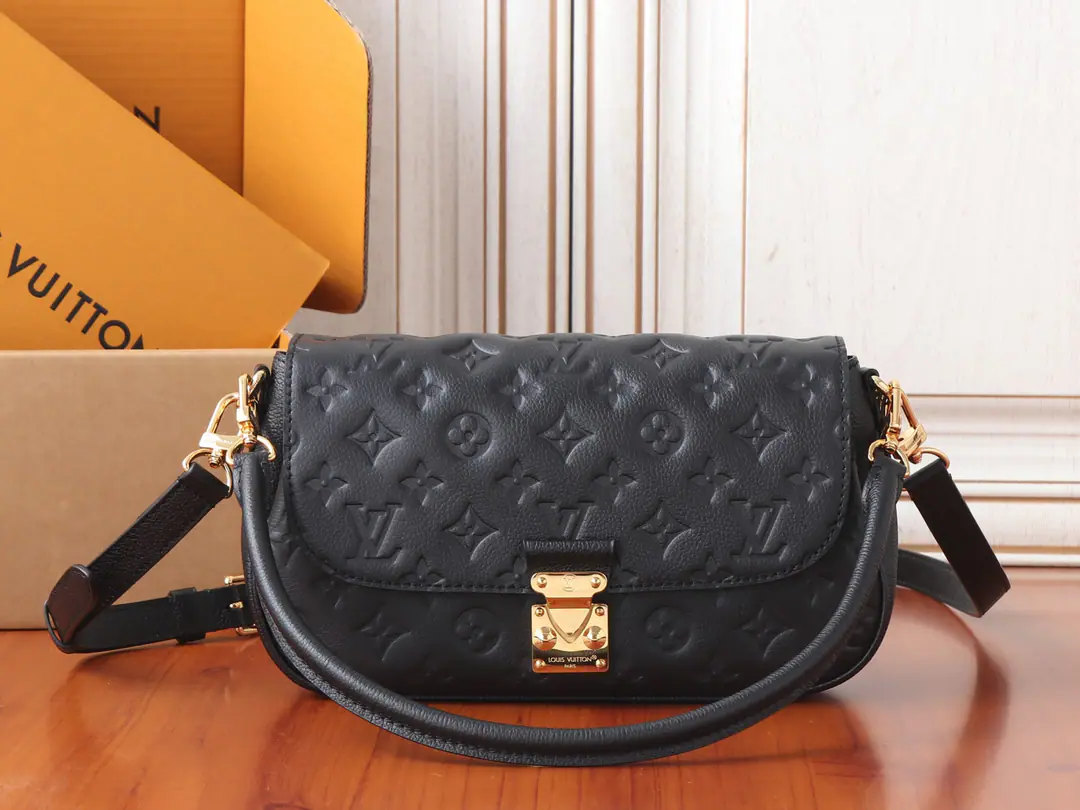 【 C01Dynamic chip】Top First List, Development of the original M29783✨‼️Paragraph Pochette Métis Soft Little handbags, the Ying-Chu style., Fit for day to night. Classic Monogram Empreinte Leather plastics are fine contours., I'm taking you to Jaezawa. S-lock Lock button, To the Louis Vuitton brand.. The strap can be removed so that it can slash., The inner layer is ordered to take in valuables.. 25 x 15 x 5CM (Length x High x Kuan) Cow leather. The leather side of the cow. Microfibre liner Metal S-lock Magnetic button opening Intra-inter-inter-terror: Heads. Blocks open with buttons. - You can take smartphones., Headphones, A smart wallet., Keys and other items Shoulder belt.: Disableable, Adjustable Half a band.: 40.0 centimetres Half a length of the belt can be moved.: 49.0 centimetres Hand handle.: Single handle., Disableable