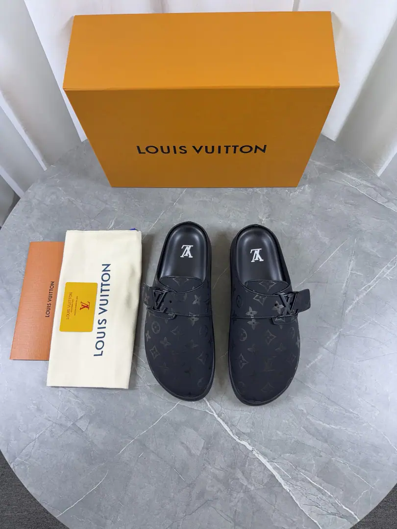 👱 Series slippers Half bag tow. louisvuitt…on fw. new arrival～ L…v aspen Water table slippers LHome.2026Spring-Hippaken slippers.🆕New Classicmonogram Bulb material from the bottom, The thicker floor is full of comfort.💯 Full gain.💯 The inside sheep. size 38-46（45 46No re-election.）