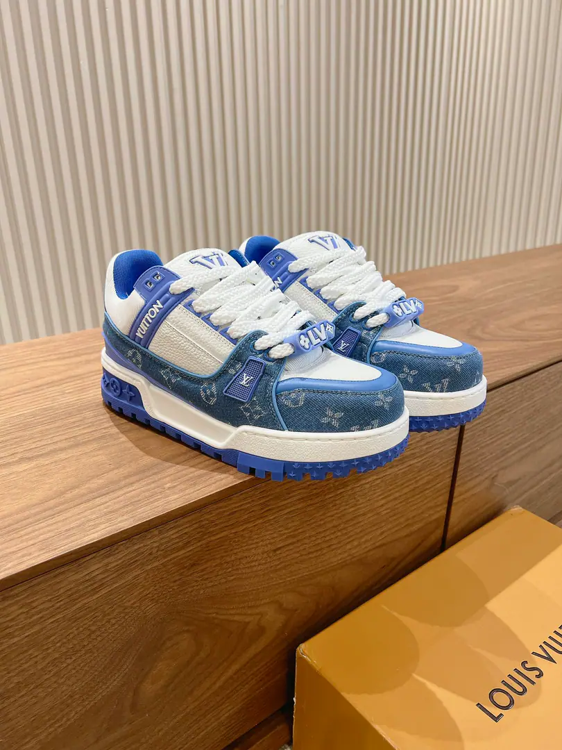LV 2024New paragraphTrainerFattie Louis Vuitton. Six months of the original version of the dissolution., DIYSlips, sneakers. Cute fat.trainer, To buy the style with your eyes closed., Break a single change in color, You're younger and fatter.trainerOr a Fester Shoes., The Queen of the House of Lords is a man of the past., But the most classic fatty shoes., The classic color., High-end atmosphere upgrade Every color is great.！The original open-cut, cute button., The original is exactly the same material for work detail. All kinds of skin.TPU Brush Super-complicatedTPUOriginal Base, Original Packaging Coded female35-40 Men39-44 Top