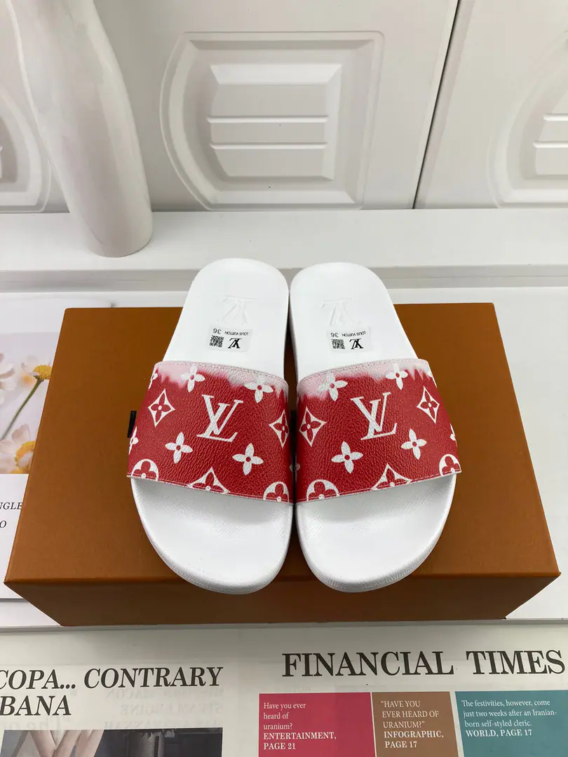 【LOUIS VUITON】2021Louis Vuitton's slippers., Original1.1Make a reservation., The classics of the cabinet.. Heat of shoes.logo, The top counter.logo, No details are missing. This slipper is a special hot spot. The material is made in parallel with the cabinet.. Colours: Multi-Currently Optional, To customize size:Female: 35/36/37/38/39/40/41/42 Men: 38/39/40/41/42/43/44/45/46