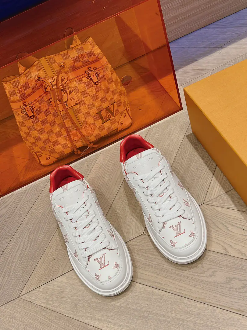 🐼🐼 Men LV 2023New paragraph I'm gonna raise my little white shoes. 3D Print Largelogo Colour tail Colored shoelaces. ♪ And bring all the colors of the autumn ♪！Skins of a stump., pu- The bubble.！ Codes: 39-45 （Only men.）
