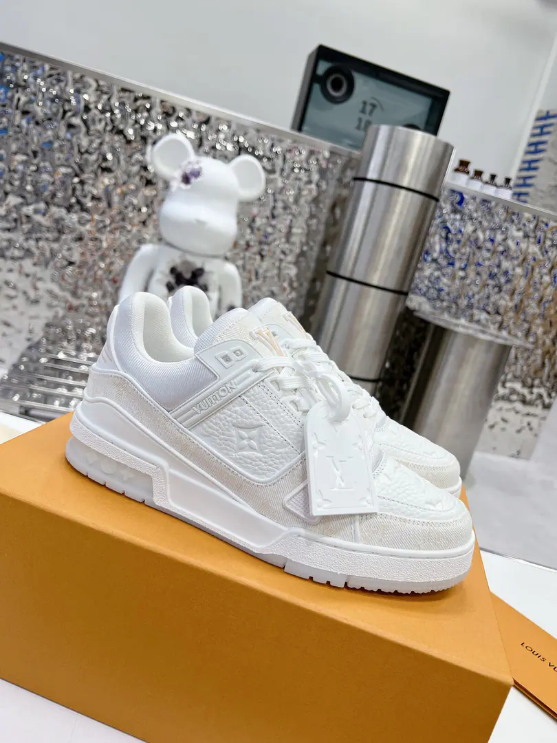 LVTop Version 2023New paragraph Repurchase QualityLV～Louis Vuitton.Lv TRAINERBest sneakers ever., Donkeys are pushing the new stuff., The network limits the use of binary basketball shoes.！The Ko gang is buying the original.1:1Precision Recompense, The details are invincible., Good faith., Import customized original cattle skin, Original consistent package approach, Details are 100% restored., Customize custom originals as one-formingTPUOtsumi!, Different from other homes., It's not gonna work without the original.！ Men and women35-40 39-45（46I'll make sure I don't change it.）