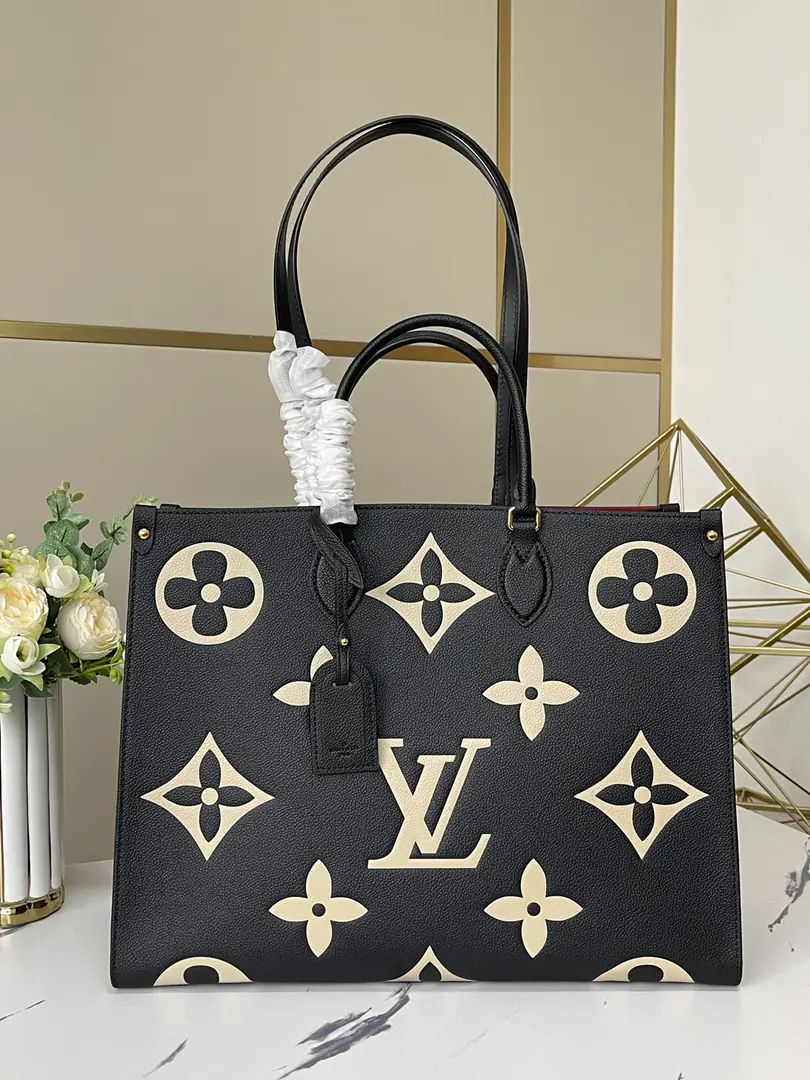 【Top First List It's so exclusive.】M45945Black silk marks.ONTHEGO The handbags are on the flower. Work, Shopping or weekend trips, Pick it up. Onthego The bag is leaving now.. Super-sized. Monogram The stamp is a mini-mart. Monogram Arrange, It's a combination of design inside., The sense of the former Weymoredon speaks for itself.. Dimensions: 41.0 x 34.0 x 19.0 cm
