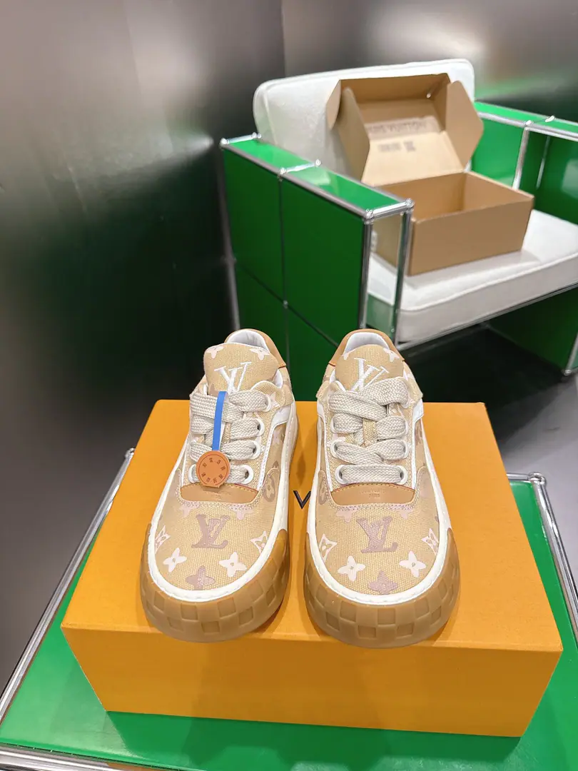 （k )LV Louis Vuitton.TILTED Sports shoes - Tetsu. Leisure shoes.‼️ IV Tilted I'll bring you a new shoe., Activation00The style of skateboarding., Add another standing option to the everyday pattern. Louis Vuitton. Monogram Patterns and Damier The classics of the glyphs.. A soft shape provides comfort to the feet., Don't make any more symphony with embroidery and the sculpturing.. Codes: 35-45
