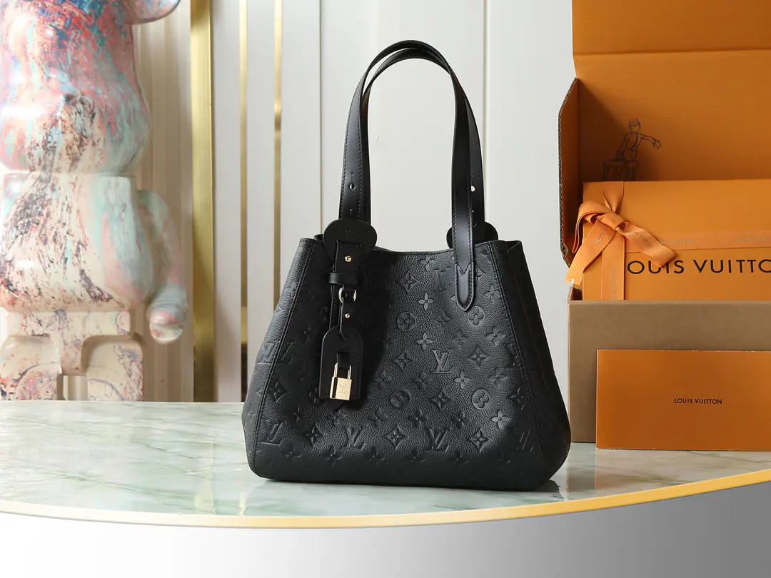 【Top First List It's so exclusive.】M25858 Paragraph All In One The small handbag is expanding. All-In Volume definition for series, ♪ To be a little ♪ Hobo Handbag or open tot bag, To make things easy for you.. Monogram Empreinte Leather with a bright metal., LV Lock and nameplate show details.. 22 x 15 x 40 centimetres (High x Kuan x Length)
