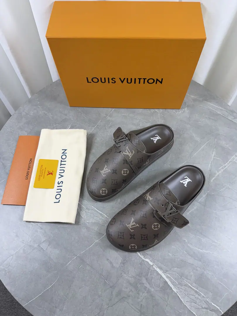 👱 Series slippers Half bag tow. louisvuitt…on fw. new arrival～ L…v aspen Water table slippers LHome.2026Spring-Hippaken slippers.🆕New Classicmonogram Bulb material from the bottom, The thicker floor is full of comfort.💯 Full gain.💯 The inside sheep. size 38-46（45 46No re-election.）